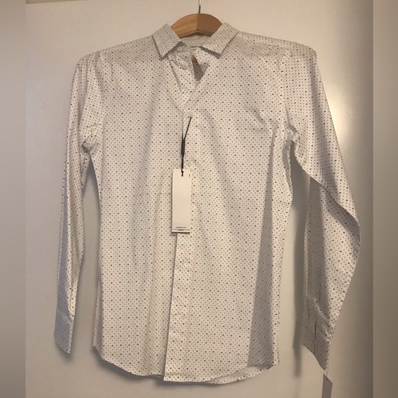Calvin Klein Handsome Button Down Collared Shirt for Boys Size 16 - Picture 1 of 7